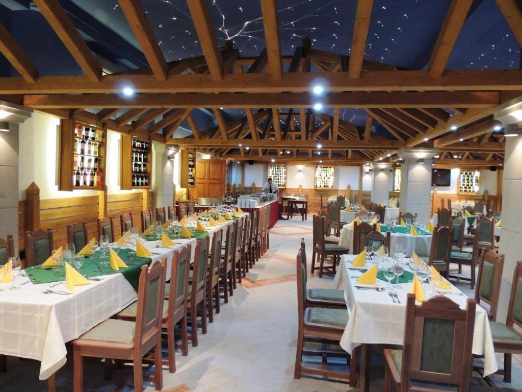 Egri Korona Borhaz Es Wellness Hotel Demjén Buitenkant foto